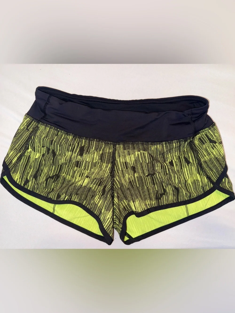Lululemon Women’s Green Performance Athletic Active Lined Running Shorts Size 4